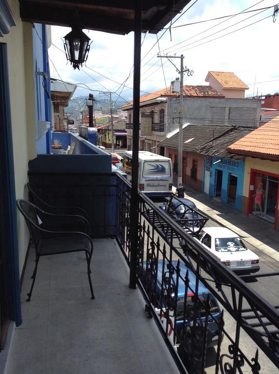 Los Faroles Hotel Uruapan (Michoacan) Værelse billede