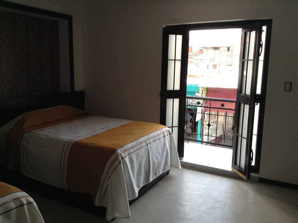 Los Faroles Hotel Uruapan (Michoacan) Eksteriør billede