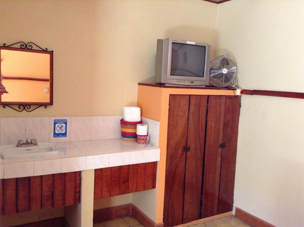 Los Faroles Hotel Uruapan (Michoacan) Værelse billede