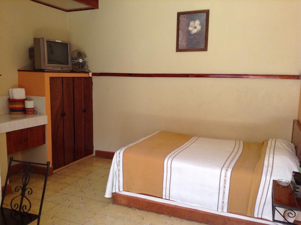 Los Faroles Hotel Uruapan (Michoacan) Eksteriør billede