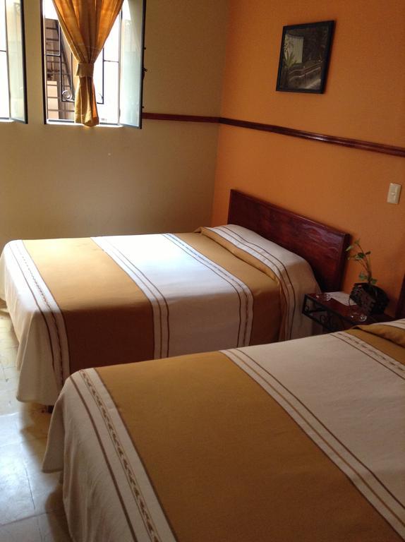 Los Faroles Hotel Uruapan (Michoacan) Værelse billede