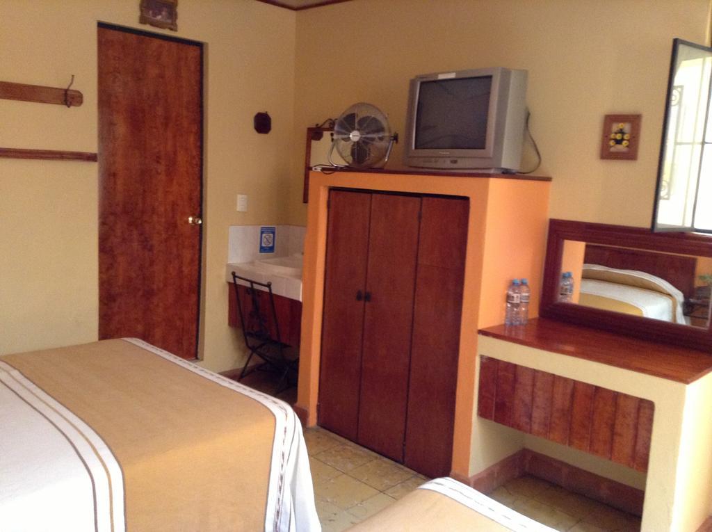 Los Faroles Hotel Uruapan (Michoacan) Eksteriør billede